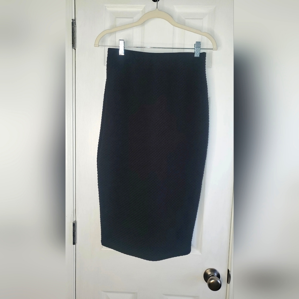 Comfortable black pencil skirt. Size S. Worn once!